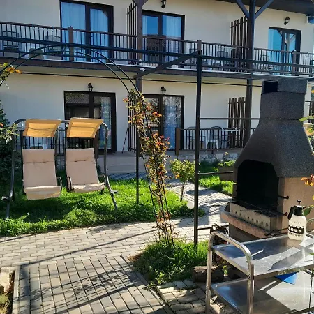 בית הארחה Casa Smarald
