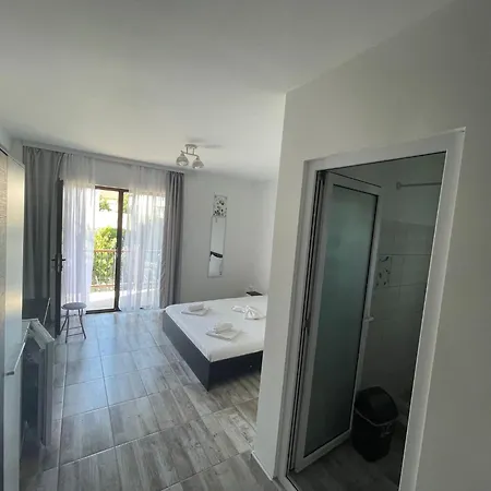 בית הארחה Casa Smarald 3*